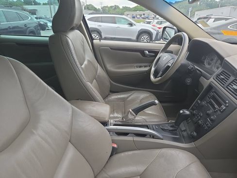 Used 2004 Volvo XC70 AWD/4WD image 10