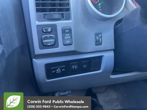 Used 2010 Toyota Tundra 4x4 CrewMax image 16