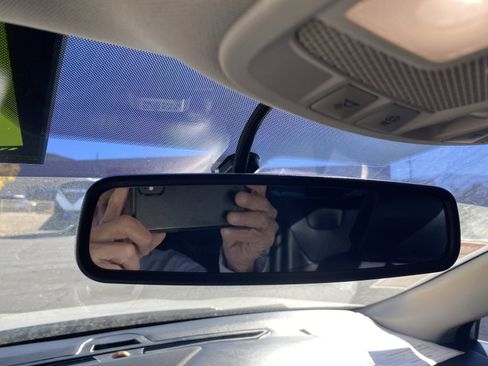 Used 2018 Ford Fusion Titanium image 16