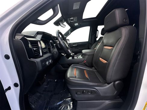 Used 2023 GMC Sierra 1500 AT4 w/ AT4 Premium Package image 9