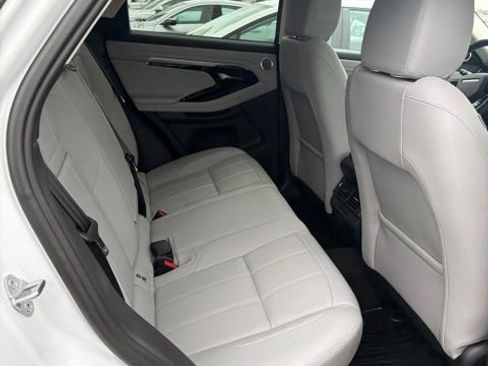 Used 2023 Land Rover Range Rover Evoque SE AWD/4WD image 7