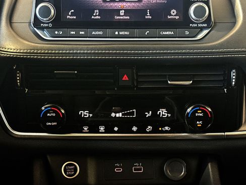 Used 2023 Nissan Rogue SV FWD image 20