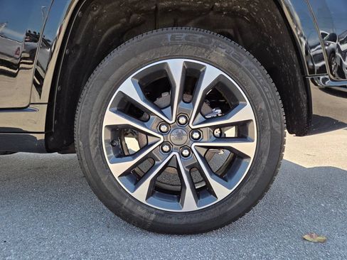 Used 2022 Jeep Grand Cherokee Overland RWD image 15