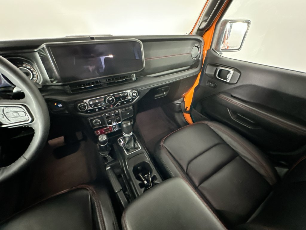 Used 2025 Jeep Gladiator Rubicon AWD/4WD image 11