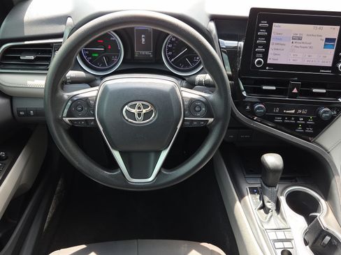 Used 2022 Toyota Camry LE FWD image 13