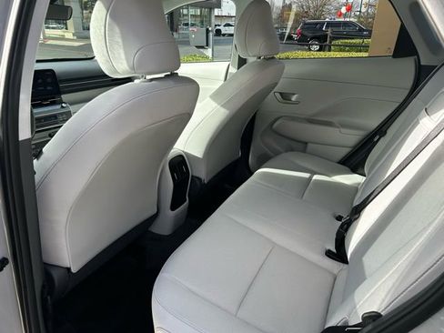 Certified 2025 Hyundai Kona SEL image 9