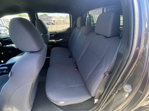 Used 2019 Toyota Tacoma TRD Off-Road w/ Technology Package AWD/4WD image 22