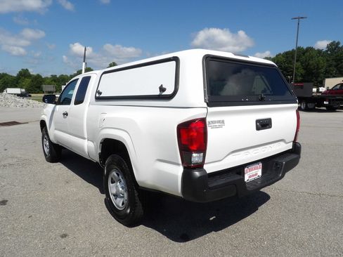 Used 2021 Toyota Tacoma SR RWD image 5