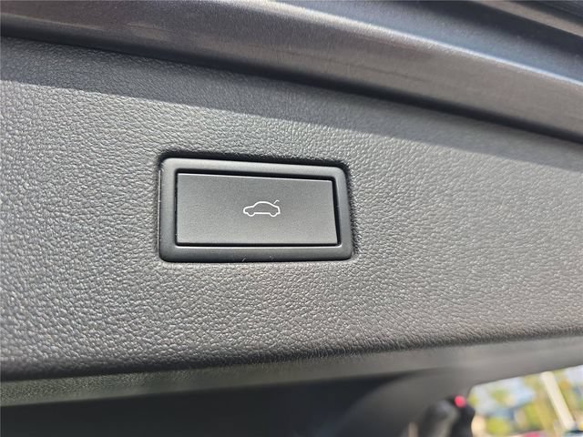 Used 2023 Volkswagen Tiguan SEL R-Line AWD/4WD image 27