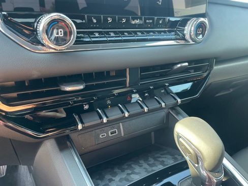 New 2026 GMC Canyon Elevation w/ Convenience Package image 16