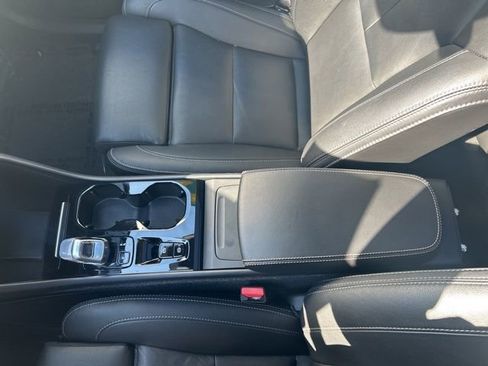 Certified 2025 Volvo XC40 B5 Plus AWD/4WD image 26