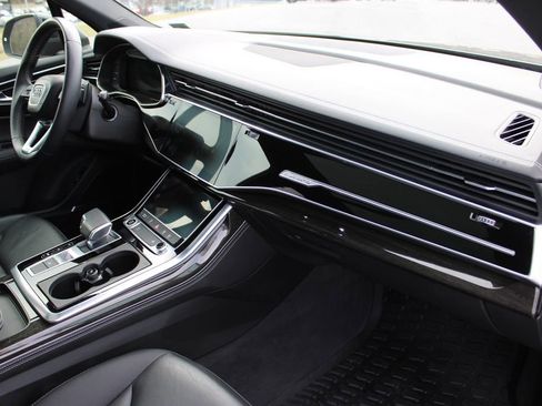 Certified 2025 Audi Q7 2.0T Premium Plus image 51