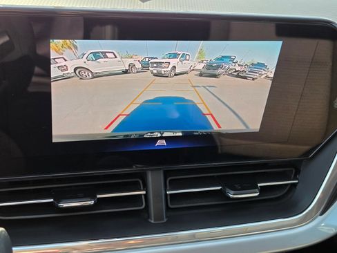 Used 2025 Chevrolet Trax LT FWD image 21
