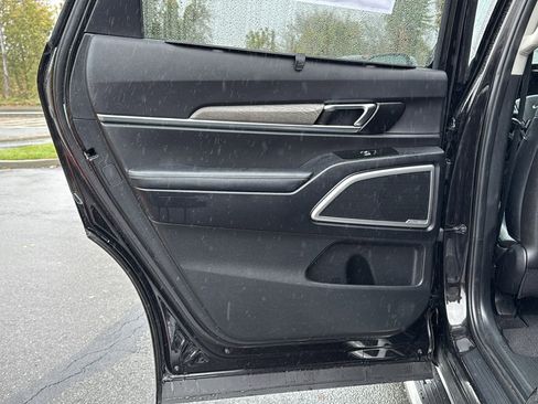 Used 2022 Kia Telluride EX w/ EX Premium Package image 24