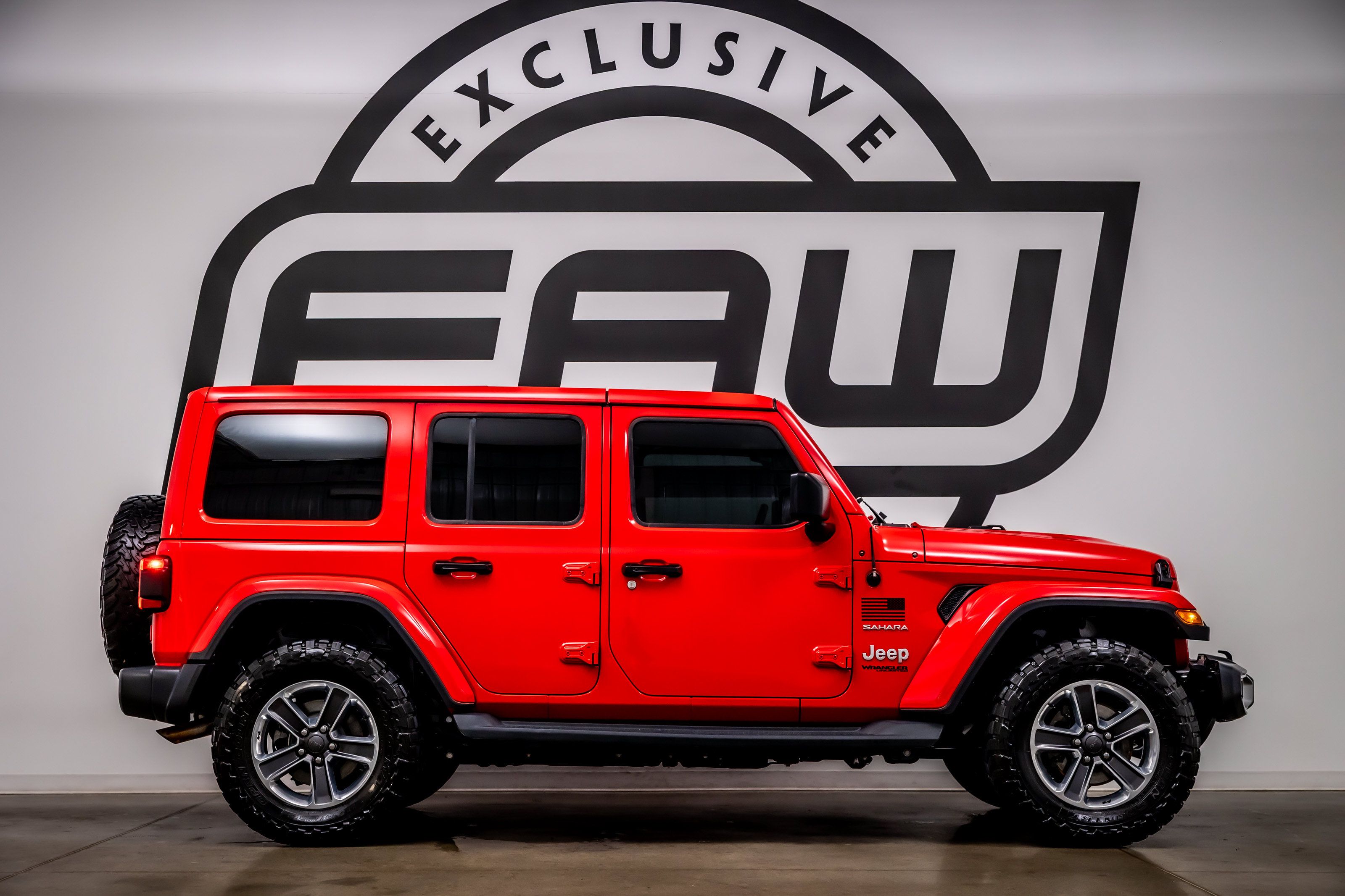 Used 2018 Jeep Wrangler Unlimited Sahara AWD/4WD image 9