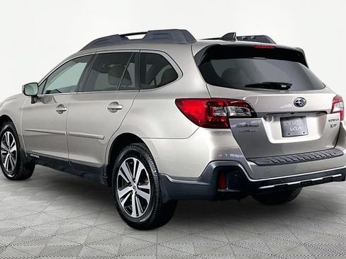 Used 2018 Subaru Outback 2.5i Limited AWD/4WD image 4