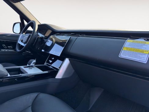 New 2025 Land Rover Range Rover SE AWD/4WD image 21