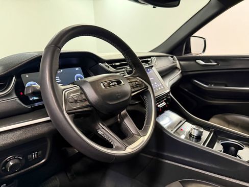 Used 2024 Jeep Grand Cherokee L Altitude image 75