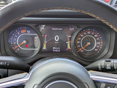 Used 2024 Jeep Wrangler Sahara image 17