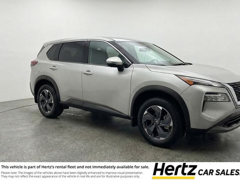 Used 2025 Nissan Rogue SV image 1