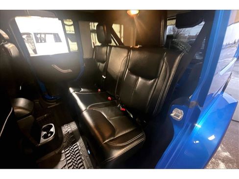 Used 2016 Jeep Wrangler Unlimited Sahara w/ Connectivity Group image 26