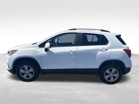 Used 2022 Chevrolet Trax LT w/ LT Convenience Package AWD/4WD image 6