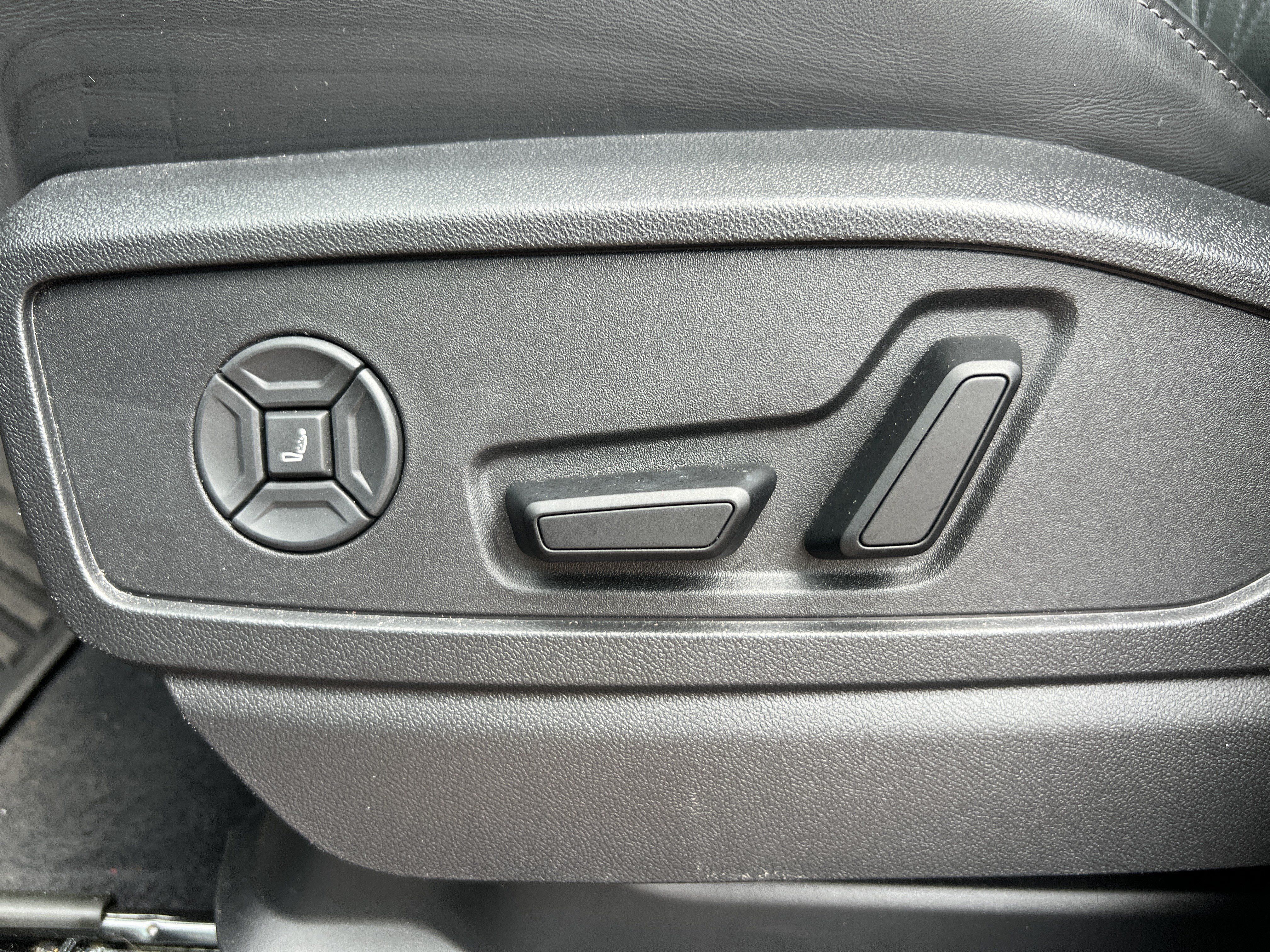 Used 2025 Audi SQ5 Premium Plus AWD/4WD image 36