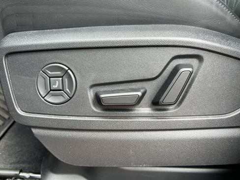 Used 2025 Audi SQ5 Premium Plus AWD/4WD image 36