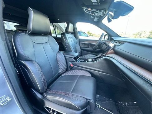 Used 2023 Jeep Grand Cherokee Summit w/ Luxury Tech Group V image 29