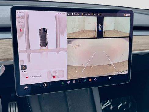 Used 2025 Tesla Model Y Performance image 10