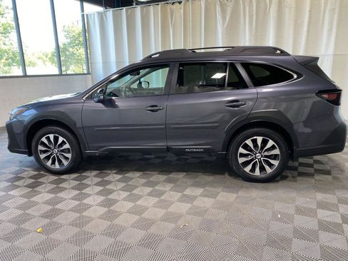 Used 2023 Subaru Outback Limited AWD/4WD image 5