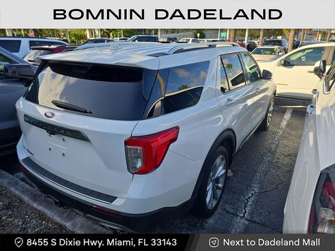 Used 2023 Ford Explorer Platinum w/ Technology Package image 9