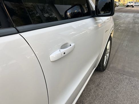Certified 2023 Dodge Durango R/T RWD image 22