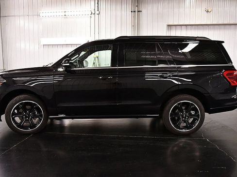 Used 2024 Ford Expedition Limited AWD/4WD image 4
