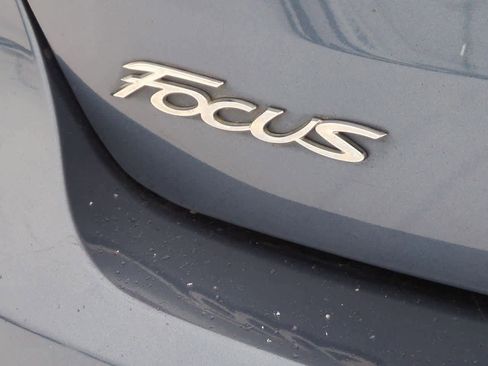 Used 2018 Ford Focus Titanium image 12