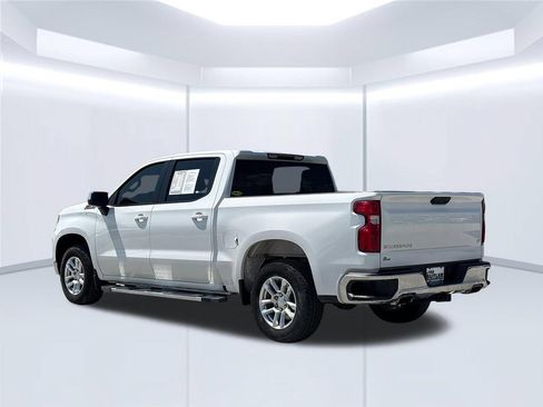 Used 2023 Chevrolet Silverado 1500 LT w/ Z71 Off-Road Package AWD/4WD image 4