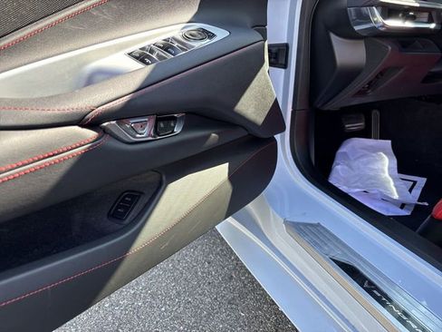Used 2024 Chevrolet Corvette Stingray Convertible w/ Z51 Performance Package image 21