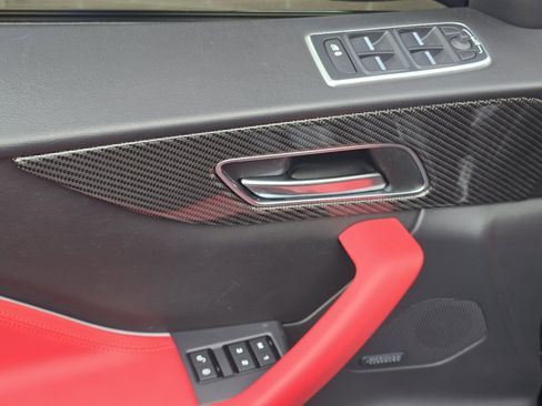 Used 2020 Jaguar F-PACE SVR image 40