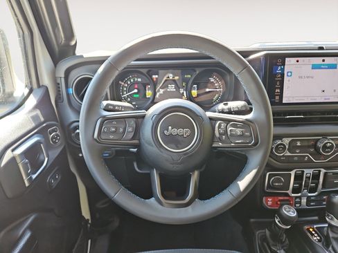 Used 2024 Jeep Wrangler Unlimited Rubicon 4xe AWD/4WD image 12