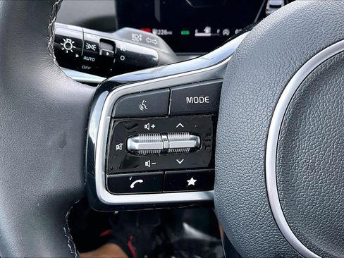 Used 2024 Kia Sorento SX image 22