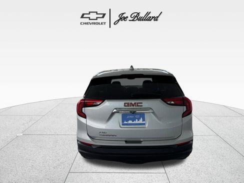 Used 2020 GMC Terrain SLE image 8