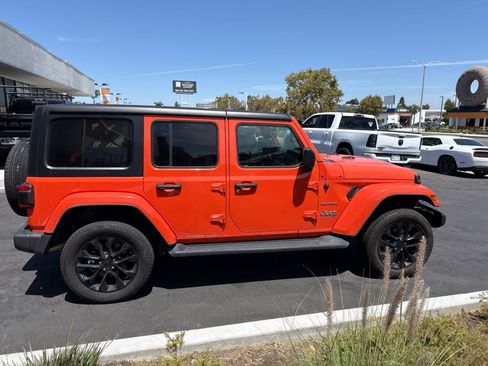 Used 2023 Jeep Wrangler Unlimited Sahara AWD/4WD image 9