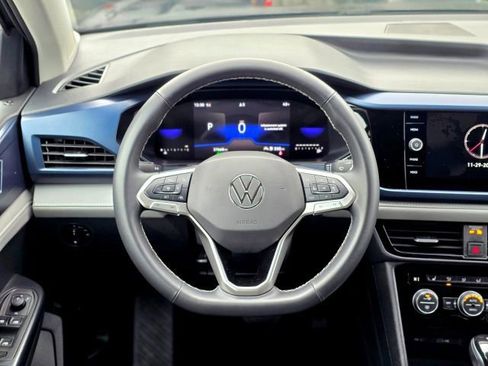 Used 2024 Volkswagen Taos SE image 12