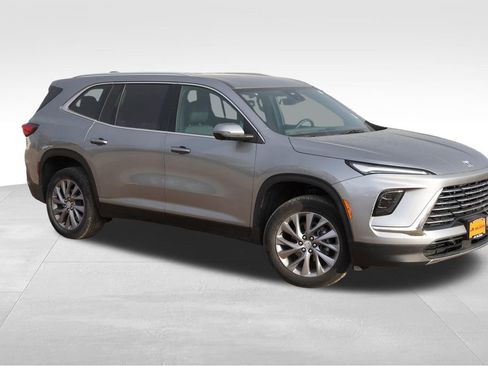 Used 2025 Buick Enclave Preferred AWD/4WD image 2