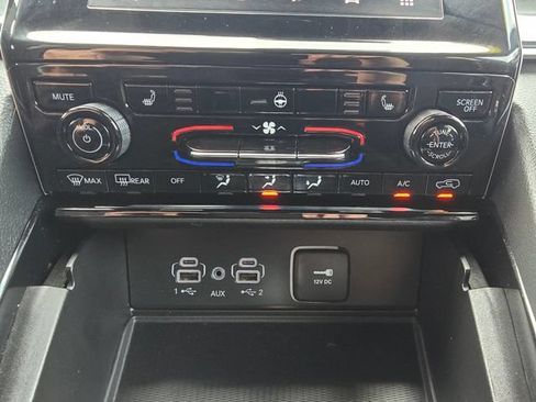 Used 2023 Jeep Grand Cherokee Altitude AWD/4WD image 23