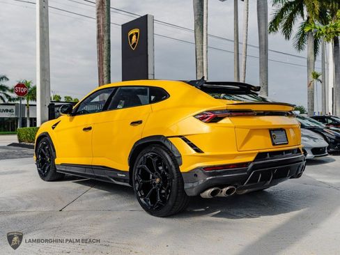 Used 2023 Lamborghini Urus Performante AWD/4WD image 3