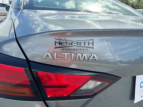 Used 2025 Nissan Altima 2.5 SV FWD image 29