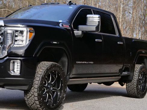 Used 2023 GMC Sierra 2500 Denali w/ Denali Black Diamond Edition image 40