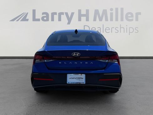 Used 2024 Hyundai Elantra SEL FWD image 4