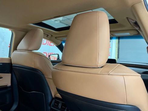 Used 2024 Lexus ES 300h w/ Accessory Package (Z1) FWD image 12